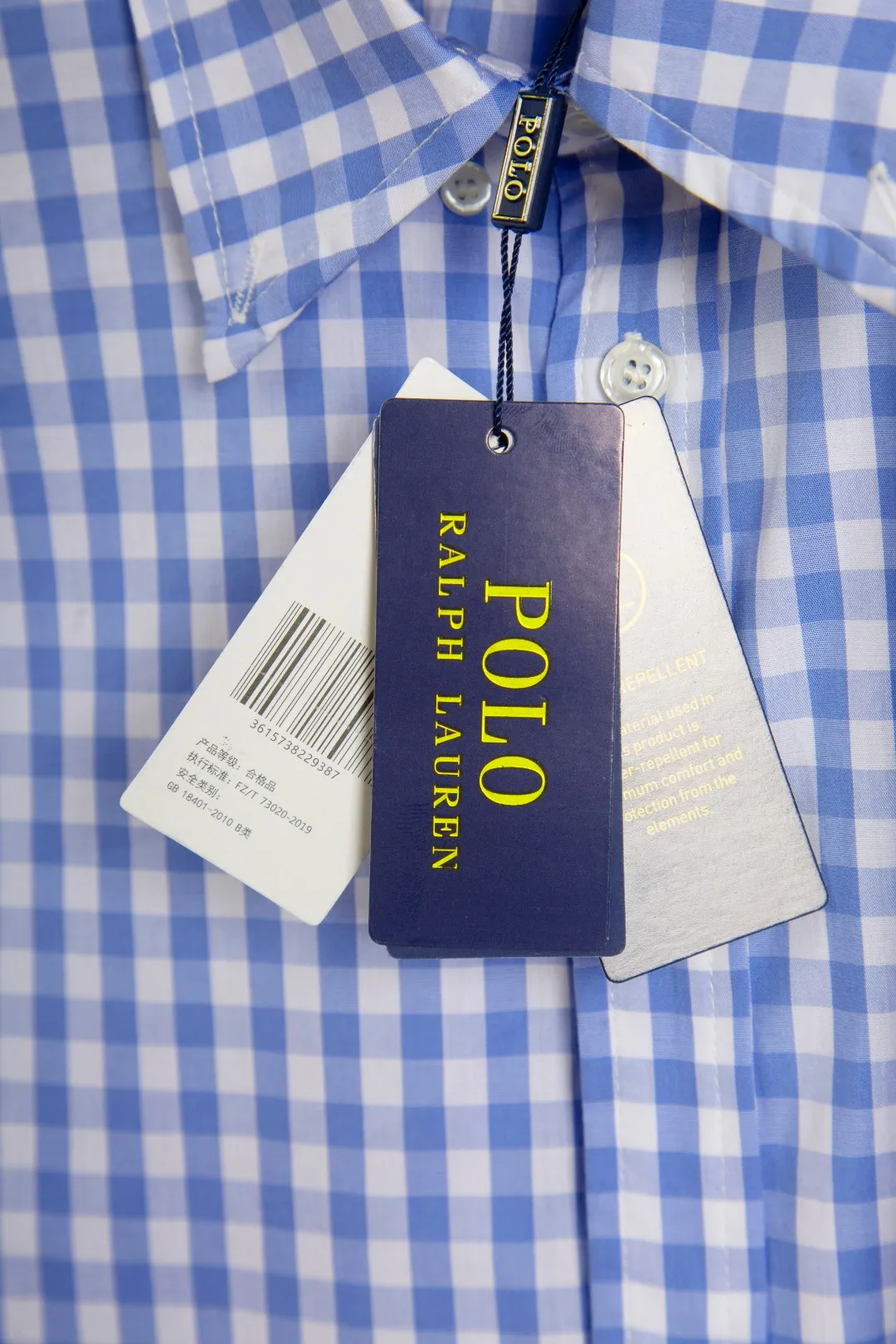 P240 Actual photo [Evergreen for all seasons] Style number: 25120# (on sale all year round) Color: light blue Size: S to XL - Ralph Lauren/Ralph Lauren 2025SS Four seasons commuting style poplin cotton casual color 0.8 check blue checkered blue label long-sleeved shirt - 100% restored workmanship. The entire garment is covered with seams and clean edges. The upper back has been reorganized for a better fit. ✅ - 100% cotton poplin cotton feels smooth. Pre-car washing treatment makes the yarn tighter ✅ - Custom-dyed original pearlescent white buttons with different sizes ✅ - Special shaped chiffon foil is included in the collar door tube, which is not easy to deform and pull ✅ - RL refreshing plaid shirt is more naughty and colorful than the simplicity of the solid color shirt. It can be salty or sweet. Daily travel and travel, the production rate is very high